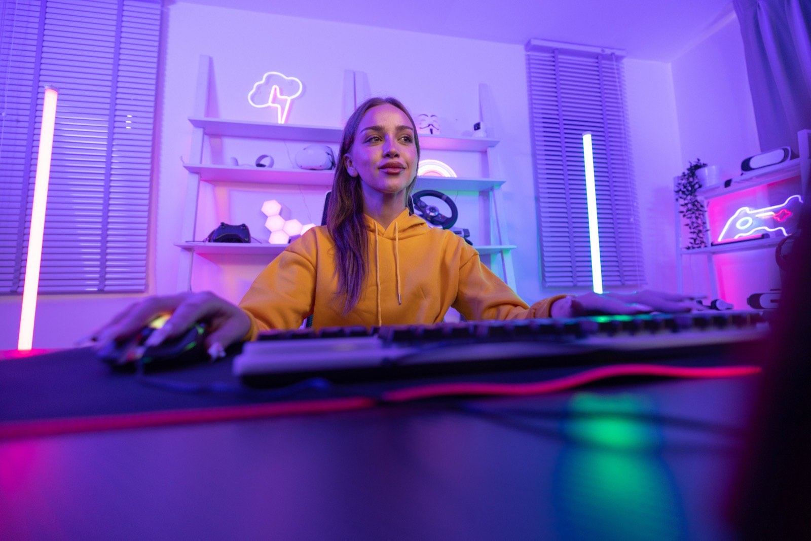 Cr&eacute;ateur en streaming, lumi&egrave;res color&eacute;es